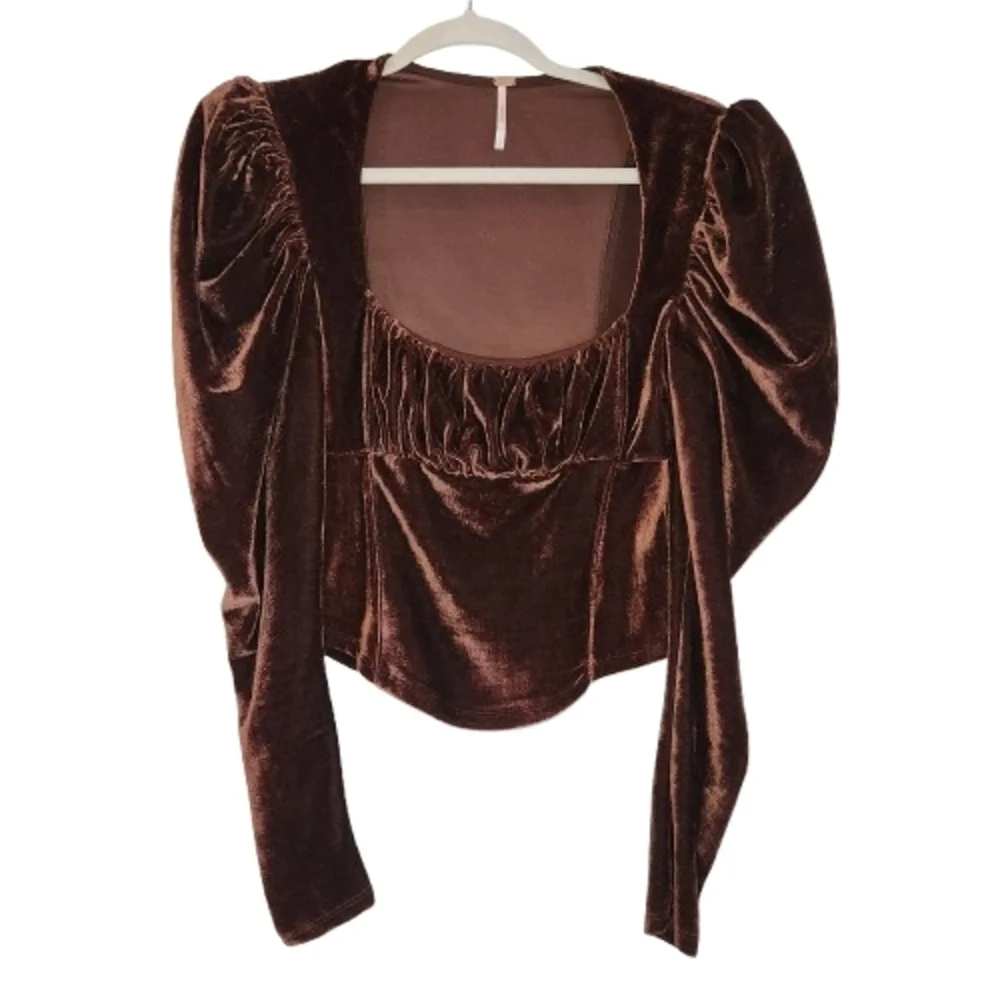We The Free Dark Brown Velvet Hold Me Milkmaid Top Size S Stretchy Puff Sleeves - Picture 2 of 12
